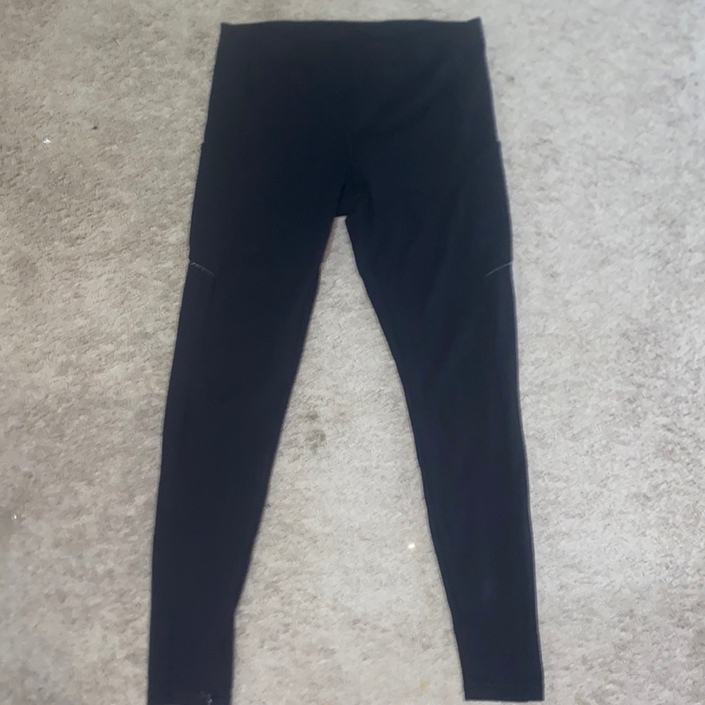 black lululemon leggings